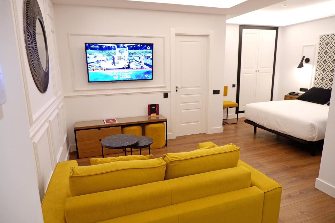 Hotel Colon Plaza Valladolid Exteriör bild